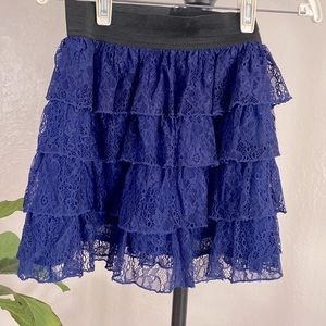 2b Bebe womens skirt SIZE MEDIUM